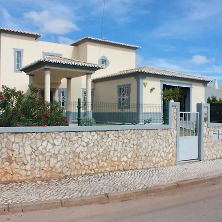 Villa Superbe Avec Piscine Dans Quartier Residentiel Calme Proche Des Plages