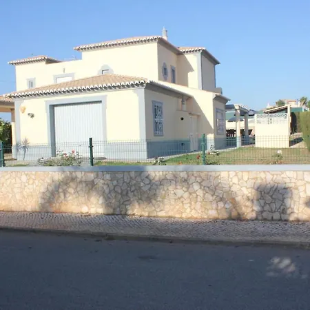 Superbe Avec Piscine Dans Quartier Residentiel Calme Proche Des Plages *